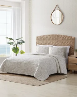 Ocean Deep Reversible 3-Piece Full/Queen Quilt Set
