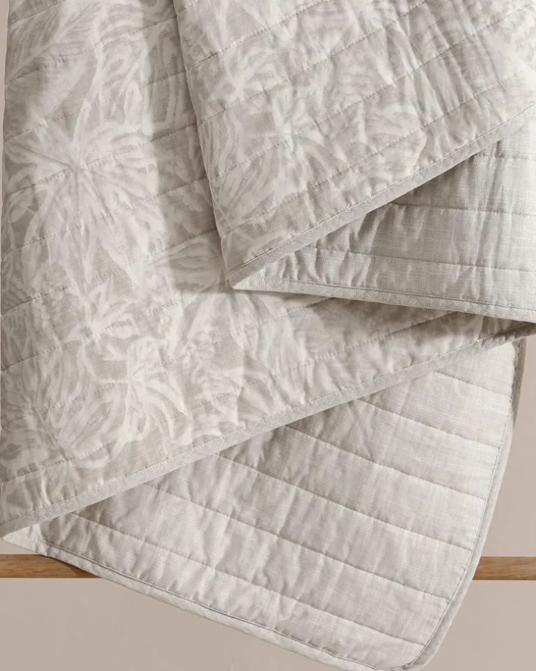 Ocean Deep Reversible 3-Piece Full/Queen Quilt Set