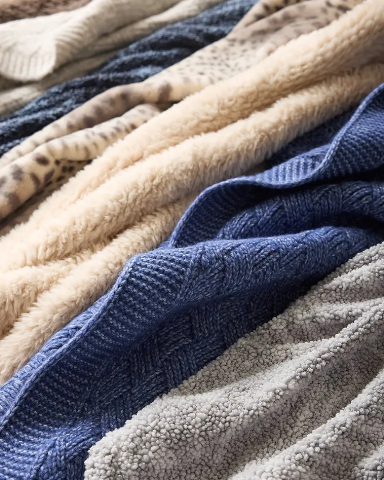 Treillage Blue Knit Throw